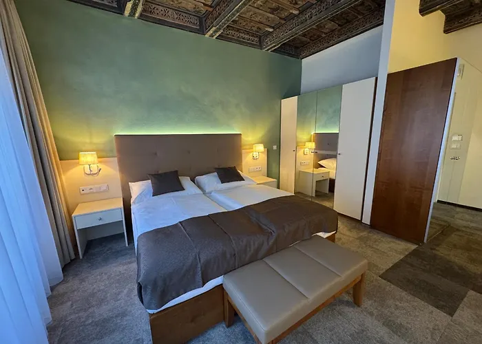 The Golden Wheel Hotel Praag