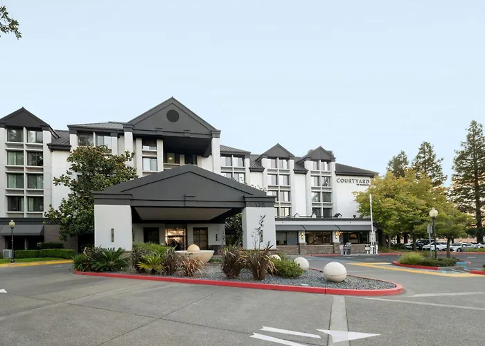 Courtyard By Marriott Santa Rosa Hotel
