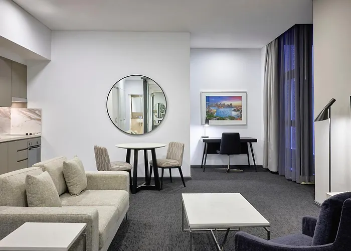 Meriton Suites Campbell Street, Sydney