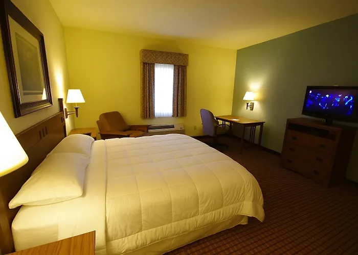 Hendersonville Hotels