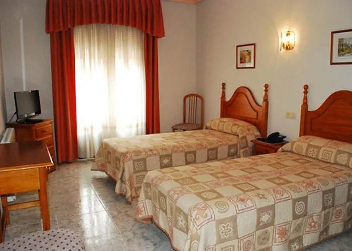 Hostal Universal Benavente