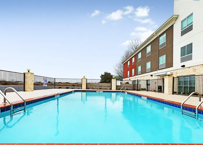 Holiday Inn Express & Suites Junction By Ihg