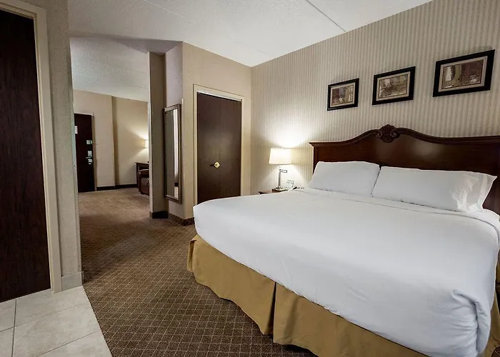 Holiday Inn Express Mentor Banquet Center By Ihg