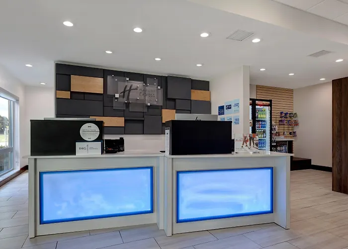 Holiday Inn Express & Suites - Brighton By Ihg