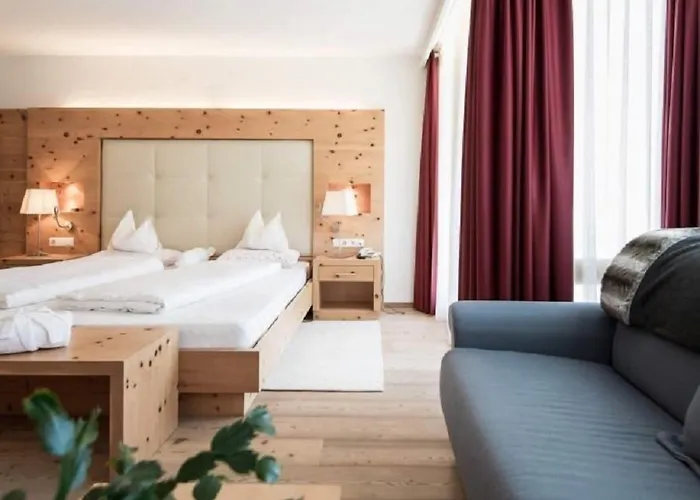 Alpine Hotel Ciasa Lara La Villa 