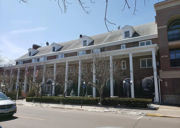 Lowell Inn