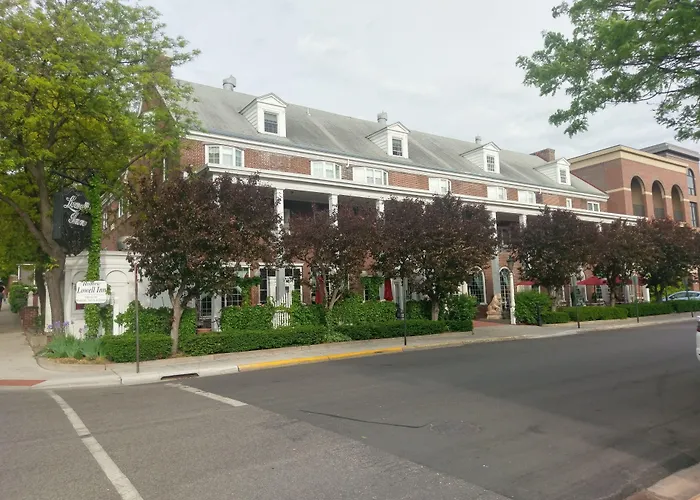 Lowell Inn