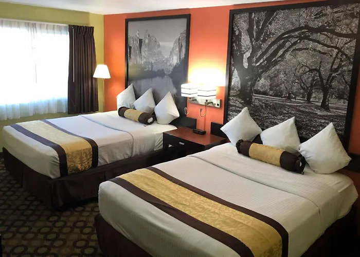 Super 8 By Wyndham Ontario Motel