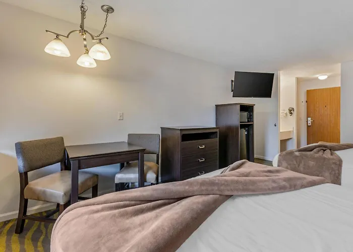 Atlantis Family Waterpark Hotel, An Ascend Collection Hotel Lake Delton