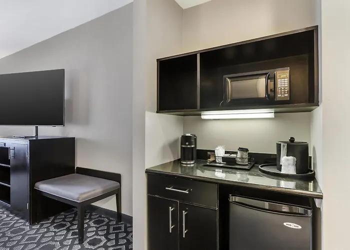 Best Western Plus Laredo Inn & Suites