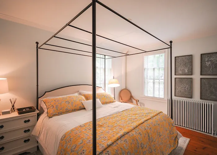Rhinebeck City Center Hotels
