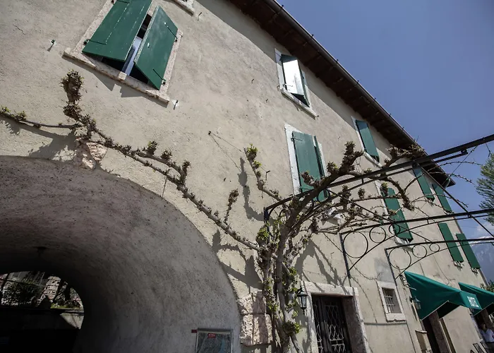 Pra De La Fam Hotel & Apartments Tignale