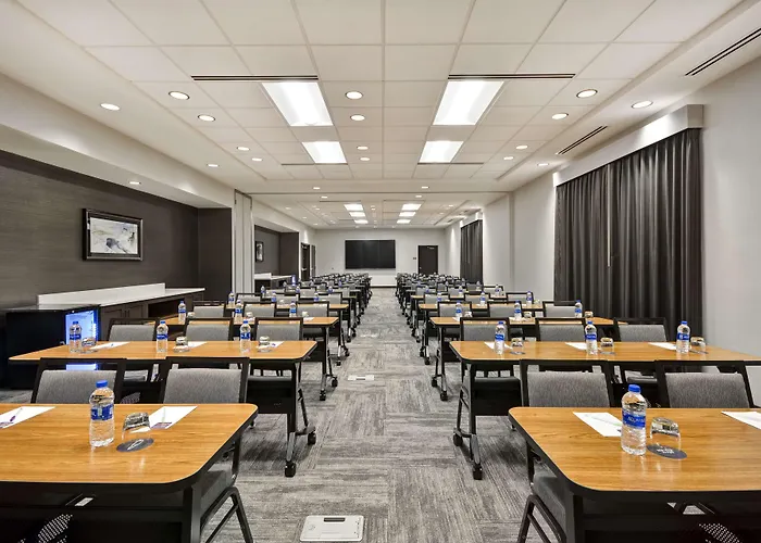 Hyatt Place Fresno