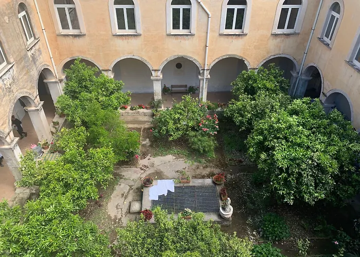 Bed and Breakfast Relais Il Chiostro Historic Courtyard & Panoramic Terrace Near Sorrento Massa Lubrense