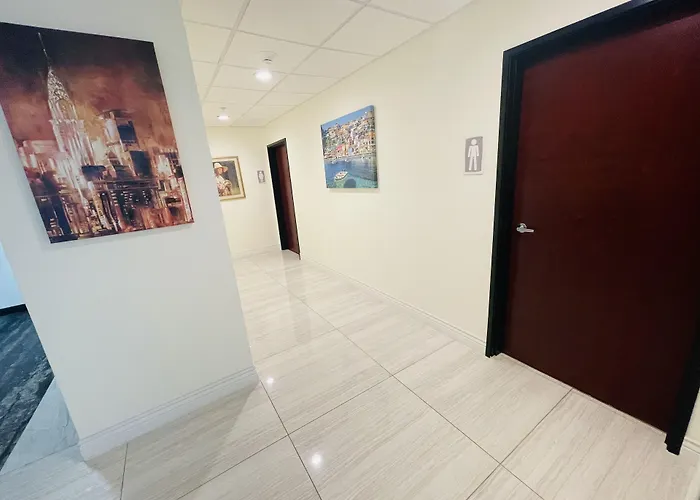 Cuero Hotels
