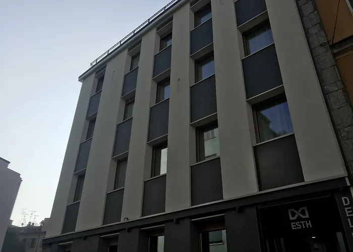 Bob W Milan Ticinese Aparthotel