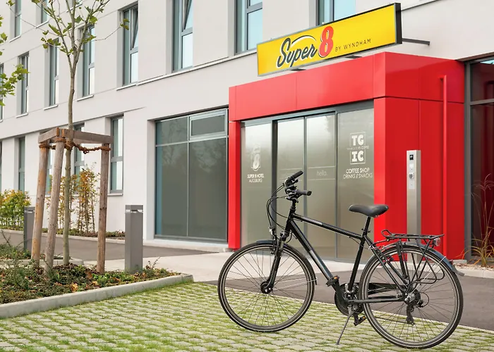 Super 8 By Wyndham Mainz Zollhafen Hotel