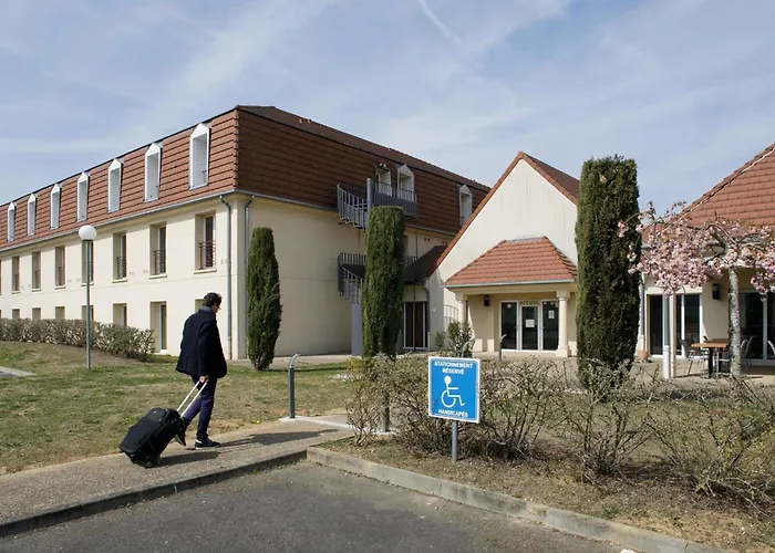 Epernon Hotels