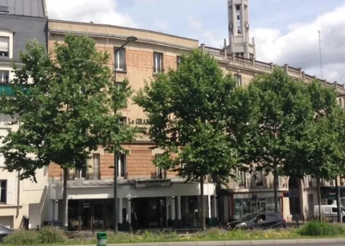Hotels in Maisons-Alfort