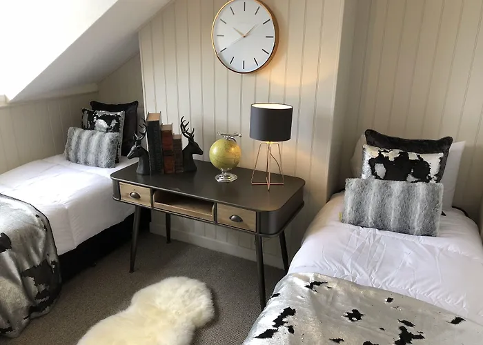 Lowestoft Hotels