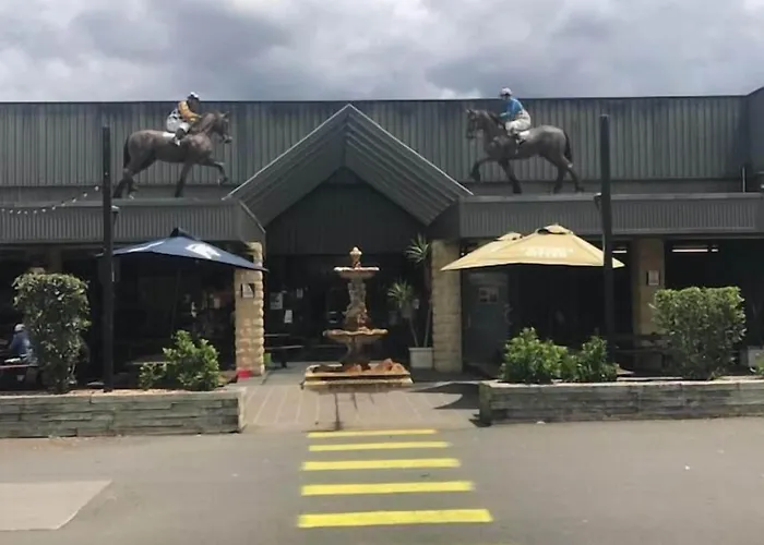 Blacktown Tavern