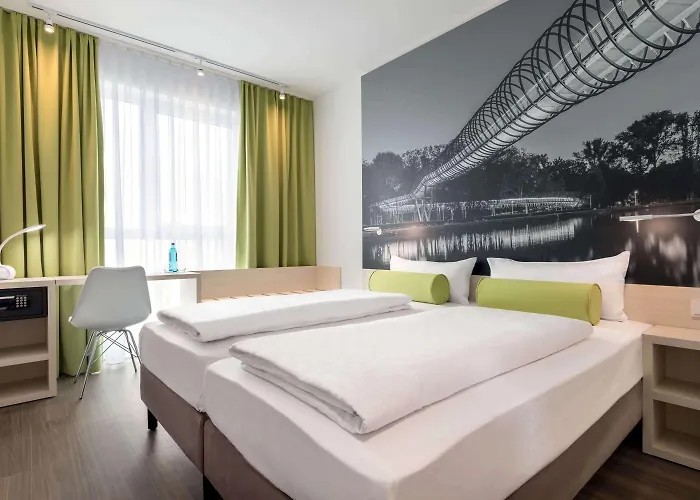 Super 8 By Wyndham Oberhausen Am Centro Hotel
