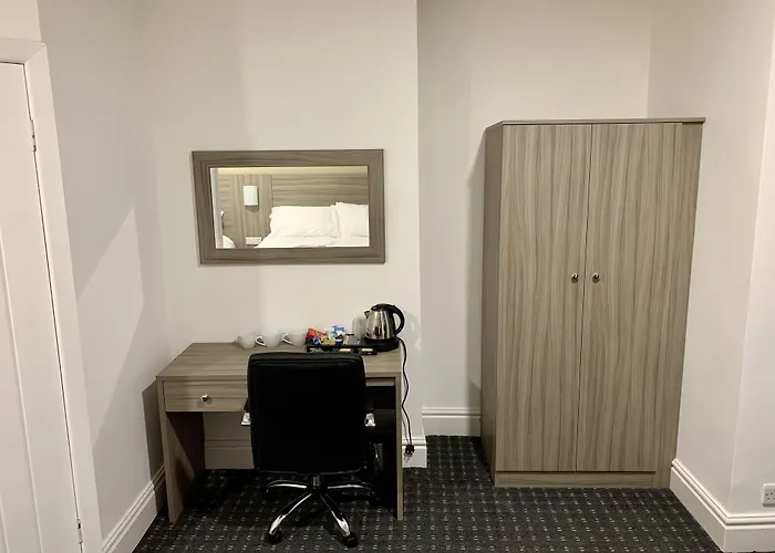 Redditch City Center Hotels