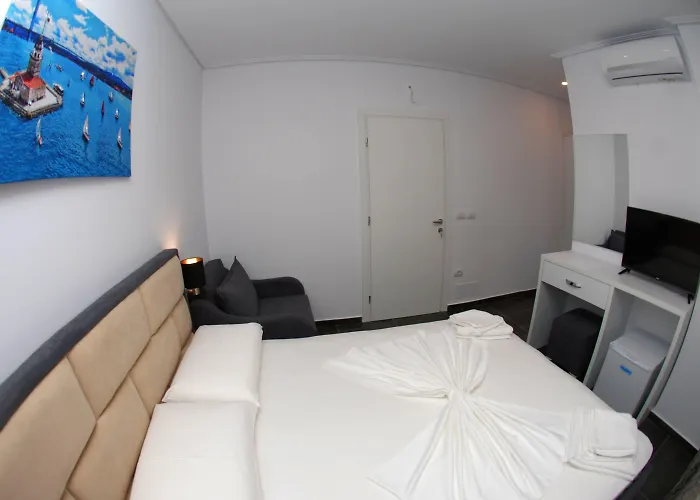 Piazza Hotel Jakova Ksamil