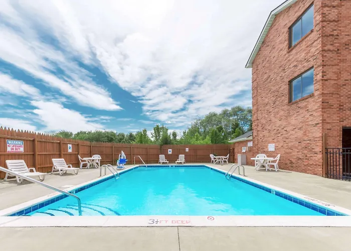 Super 8 By Wyndham Georgetown Hotel