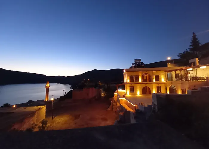 Hotels in Halfeti