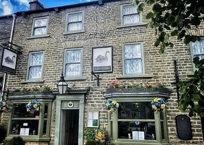 Leyburn Hotels