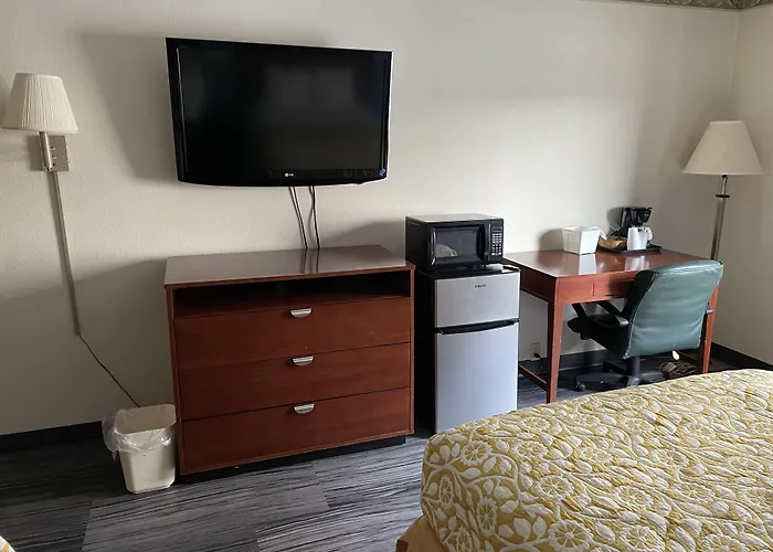 Akron Hotels