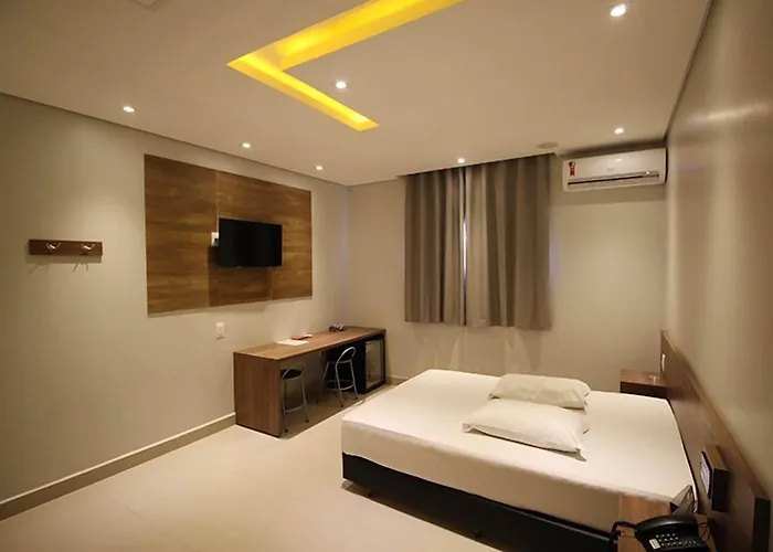 Plaza Motel (Adults Only) Votorantim