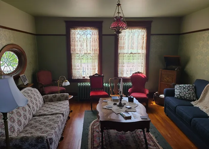 The Bissing House Bed & Breakfast Hays
