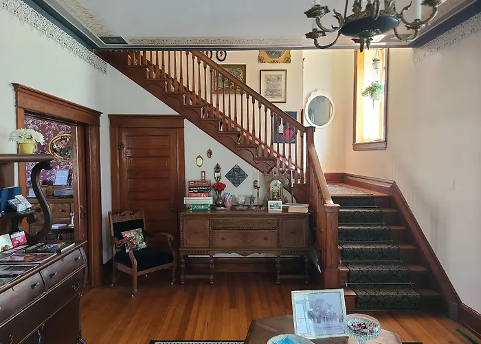 The Bissing House Bed & Breakfast Hays