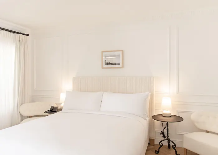 Cara Hotel
