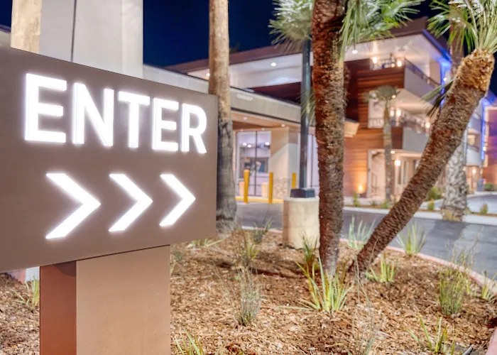 Stockton Hotels
