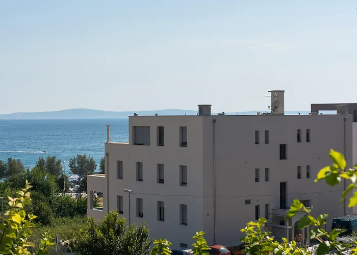 Luxury Rooms Near The Beach