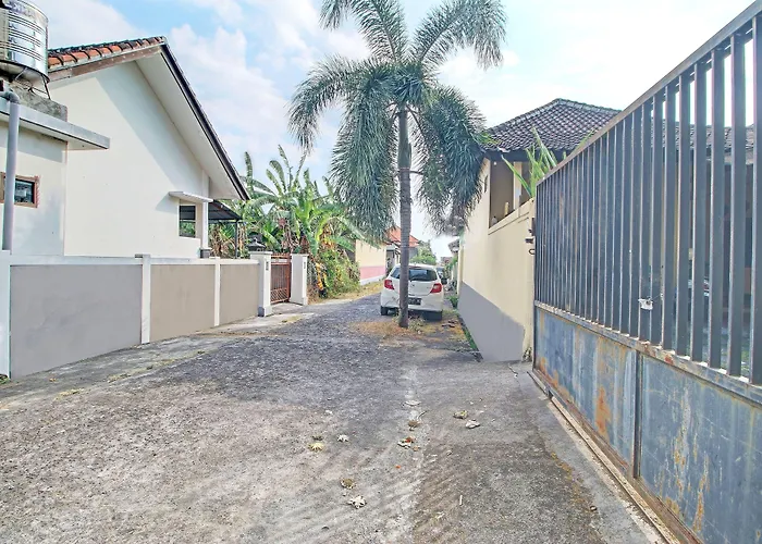 Oyo Life 92954 Shanti Kost