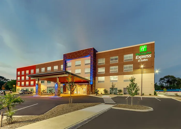 Holiday Inn Express & Suites - Roanoke - Civic Center