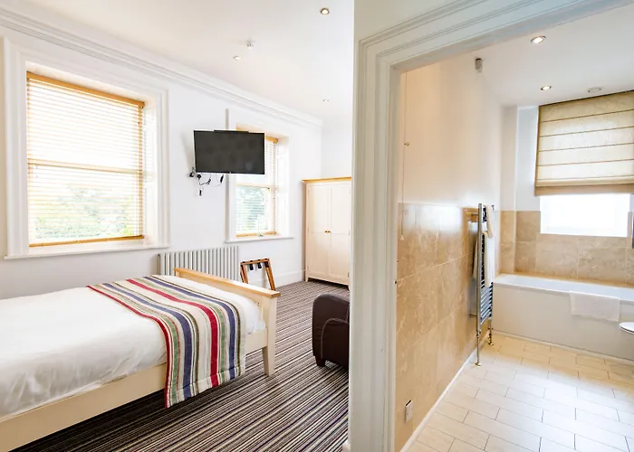 Cleckheaton Hotels