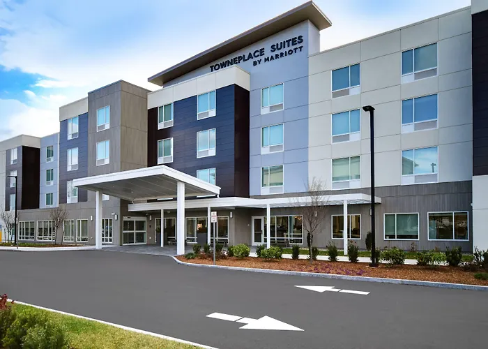 Fall River Hotels