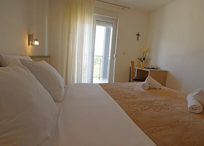 Hotel Dina