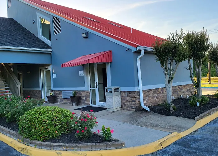 Carrollton Hotels
