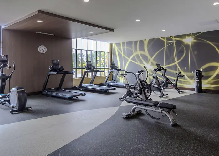 Clinton Township Hotels
