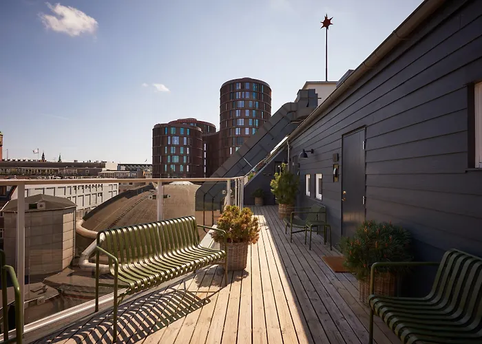 Hypernym Hotel & Suites