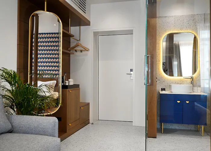 Dominic Smart & Luxury Suites - Edition