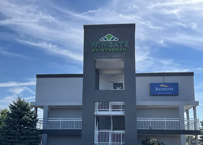 Baymont By Wyndham Dayton North Hotel