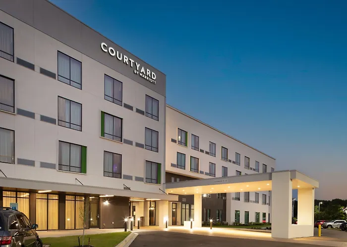 Courtyard By Marriott Memphis East Galleria