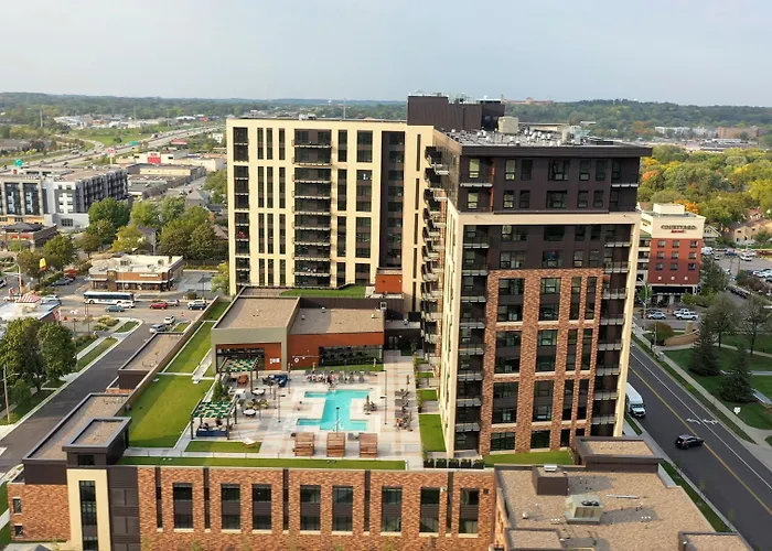 Luxury Hotels in Rochester